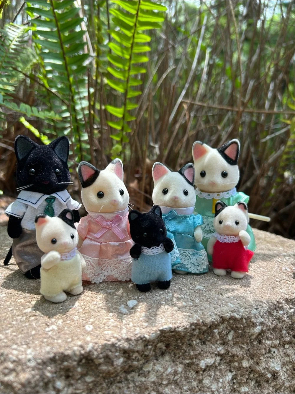Calico Critters Tuxedo Family ~ - Picture 1 of 2